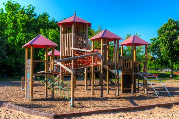 find the best local 파워볼안전놀이터 playground for your children